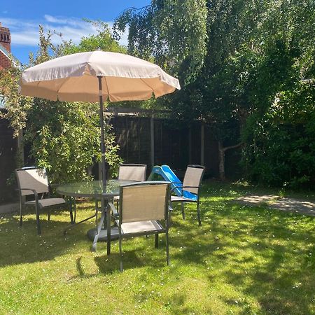 Chichester Retreat House With Free Parking Exterior photo