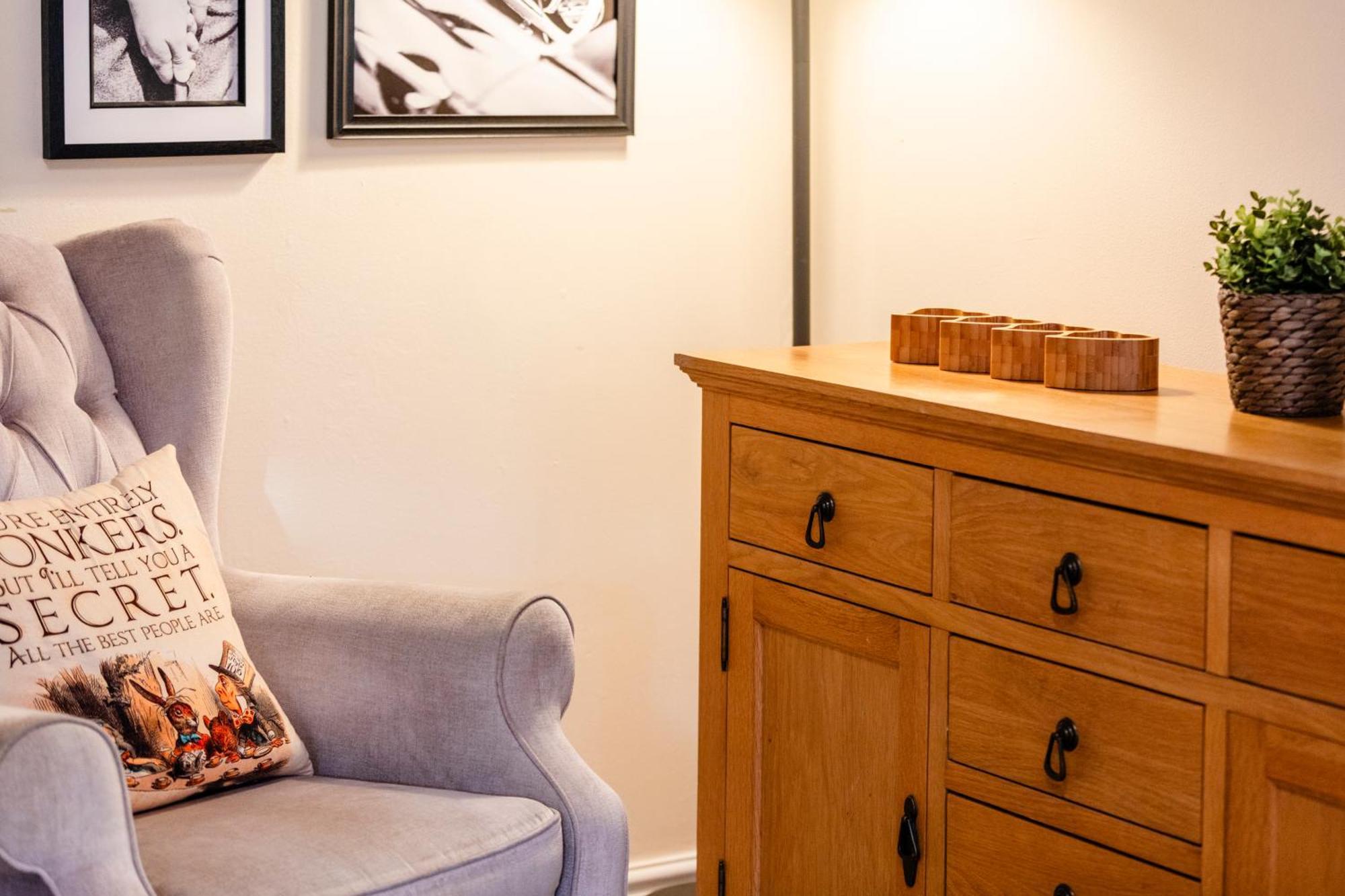 Chichester Retreat House With Free Parking Exterior photo